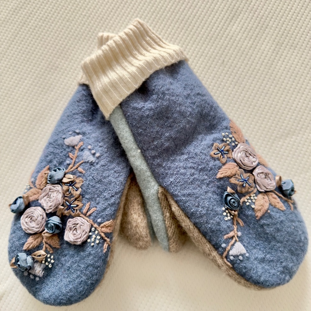Love Woolies Floral Embroidered Blue Mittens - NWOT